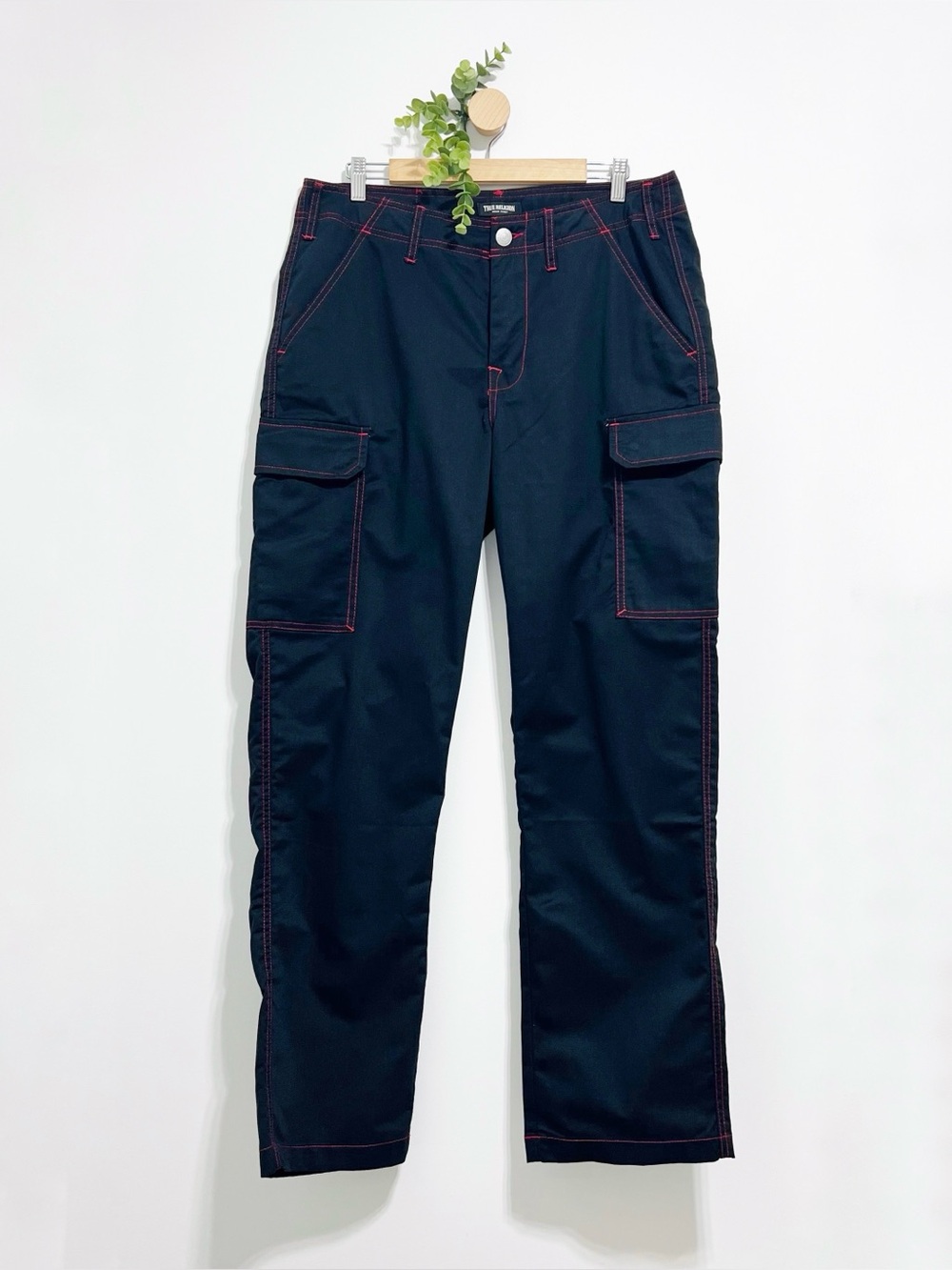 True Religion NWT Jet Black / TR-V Red Relaxed Grunge Cargo Pants